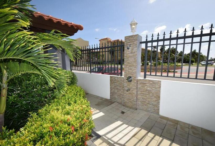 آپارتمان 1 خوابه با چشم‌انداز استخر, Arena Condos Aruba   Few Steps From Eagle Beach!
