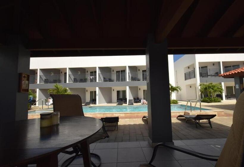 آپارتمان 1 خوابه با بالکن, Arena Condos Aruba   Few Steps From Eagle Beach!