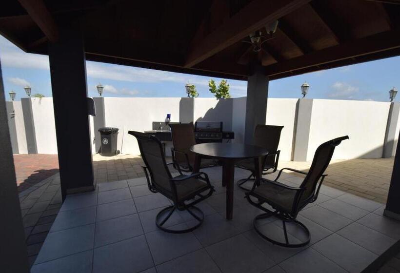 آپارتمان 1 خوابه با چشم‌انداز استخر, Arena Condos Aruba   Few Steps From Eagle Beach!