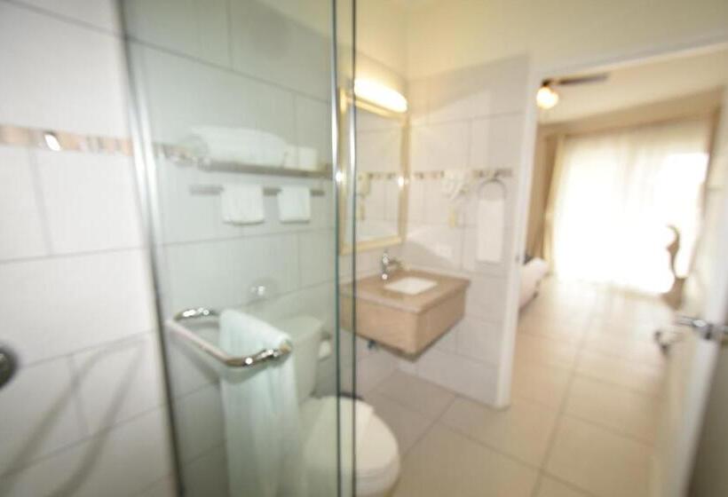 آپارتمان 1 خوابه با بالکن, Arena Condos Aruba   Few Steps From Eagle Beach!