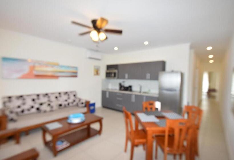 آپارتمان 1 خوابه با بالکن, Arena Condos Aruba   Few Steps From Eagle Beach!