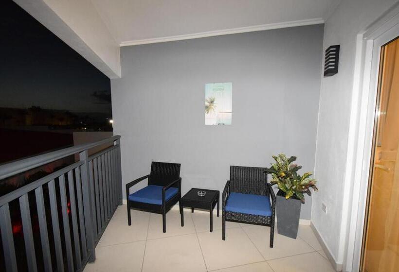 آپارتمان 1 خوابه با چشم‌انداز استخر, Arena Condos Aruba   Few Steps From Eagle Beach!