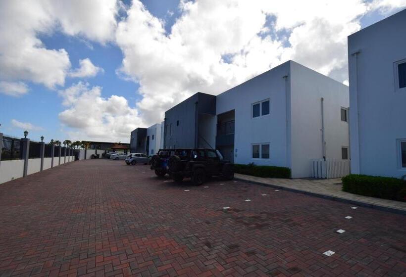 آپارتمان 1 خوابه با چشم‌انداز استخر, Arena Condos Aruba   Few Steps From Eagle Beach!