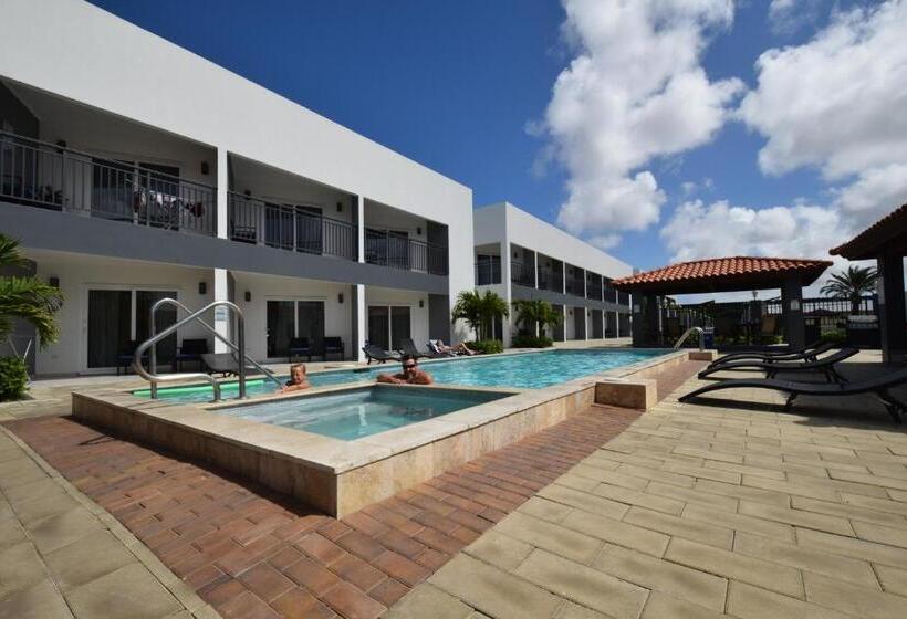 آپارتمان 1 خوابه با بالکن, Arena Condos Aruba   Few Steps From Eagle Beach!