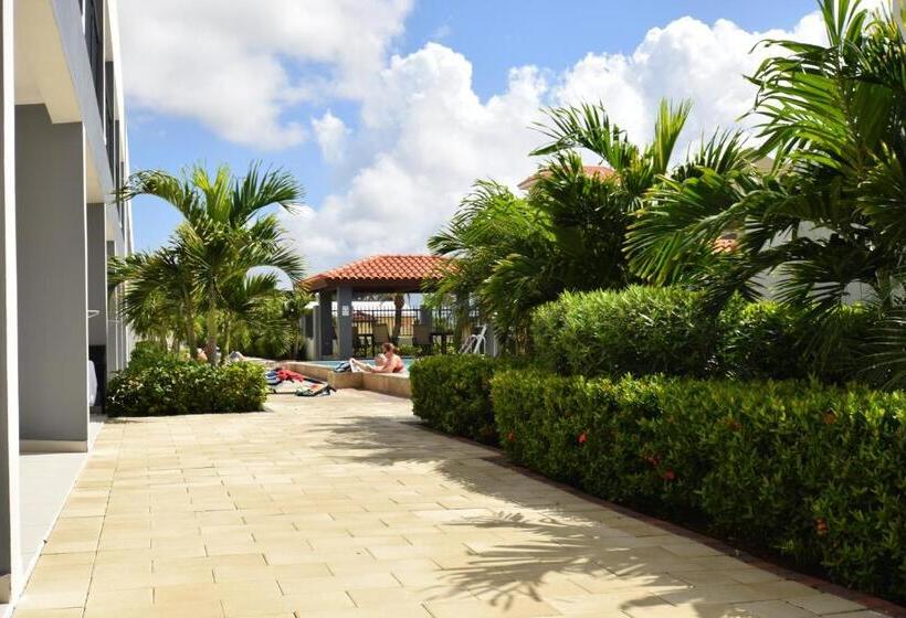 آپارتمان 1 خوابه با بالکن, Arena Condos Aruba   Few Steps From Eagle Beach!