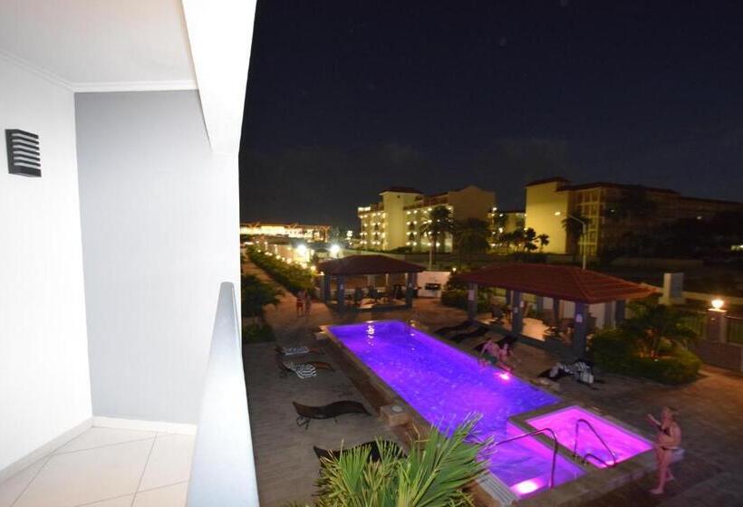 آپارتمان 1 خوابه با چشم‌انداز استخر, Arena Condos Aruba   Few Steps From Eagle Beach!