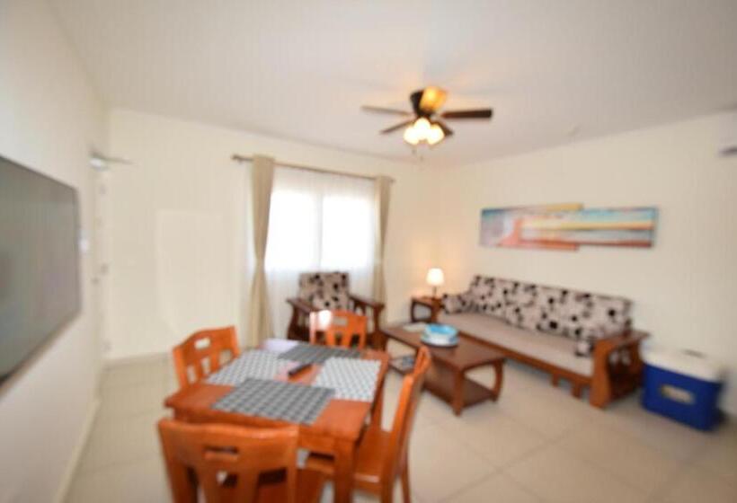 آپارتمان 1 خوابه با بالکن, Arena Condos Aruba   Few Steps From Eagle Beach!