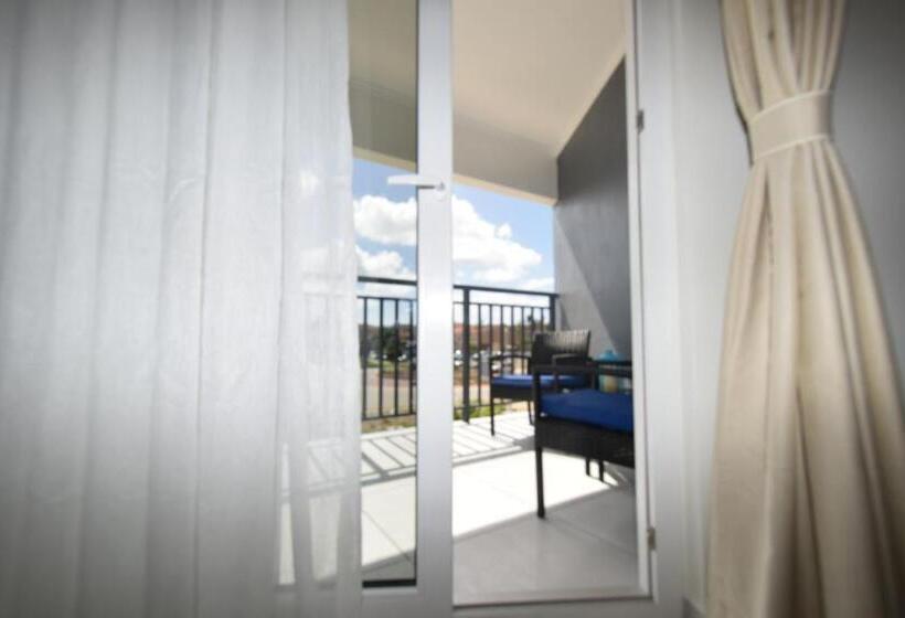 آپارتمان 1 خوابه با بالکن, Arena Condos Aruba   Few Steps From Eagle Beach!