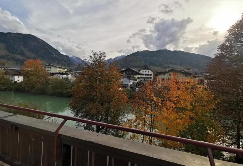 سوییت خانوادگی, Thurners Boutique
