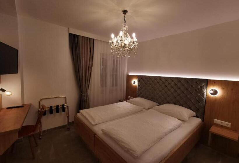 اتاق اکونومی, Thurners Boutique