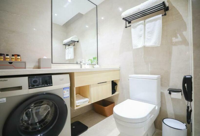 اتاق لوکس با تخت بزرگ, Jinling Funhome Hotel Nanjing Jiulong Lake   Nanjing South Railway Station