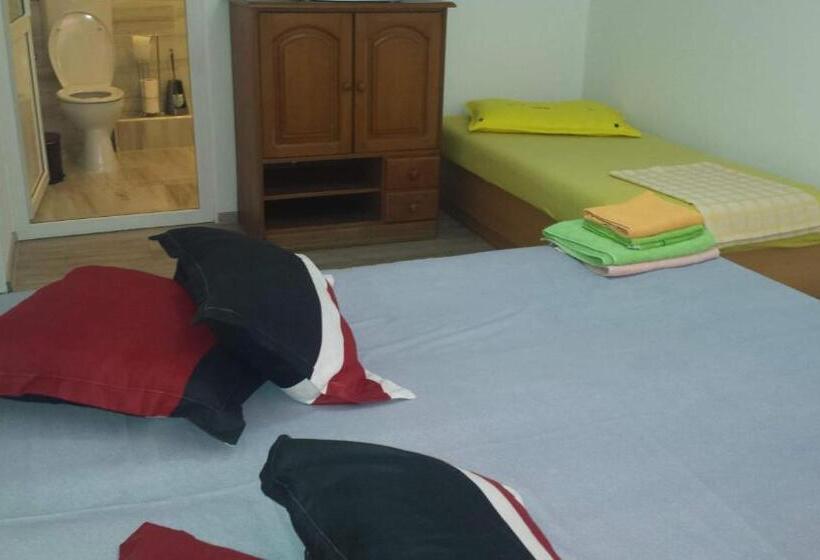 اتاق لوکس با بالکن, Casamarinela
