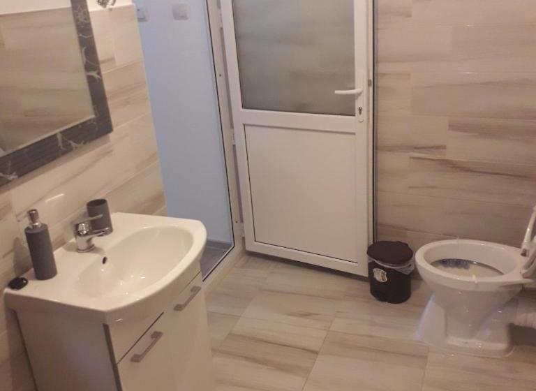 اتاق لوکس با بالکن, Casamarinela