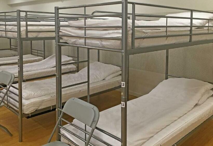 سرير فى غرفة مشتركه, Blue House Dormitory