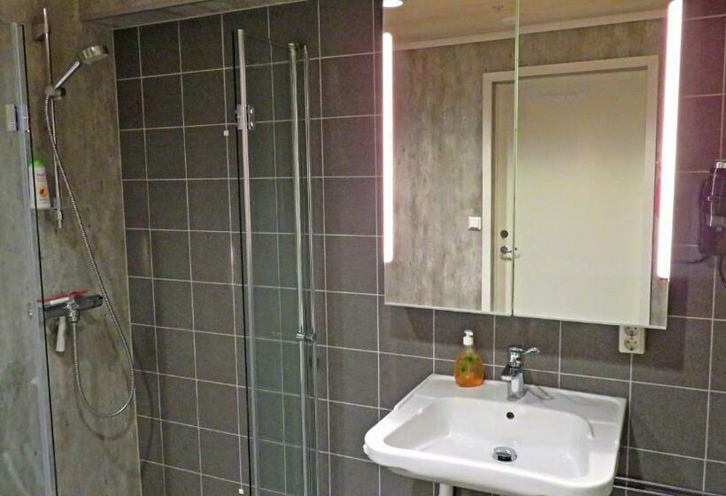 سرير فى غرفة مشتركه, Blue House Dormitory