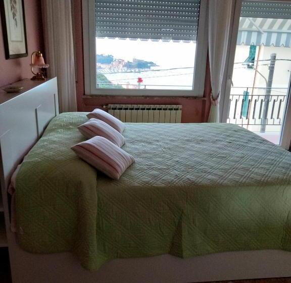 اتاق لوکس با چشم‌انداز دریا, B&b Golfo Dei Poeti