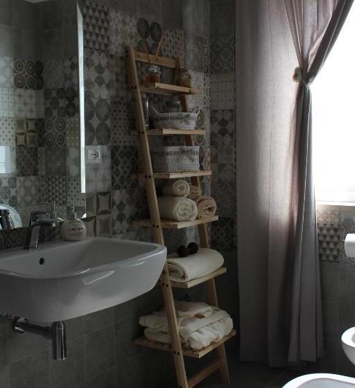 اتاق لوکس, Odeon Rooms