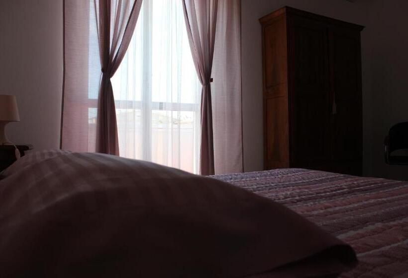 اتاق لوکس, Odeon Rooms
