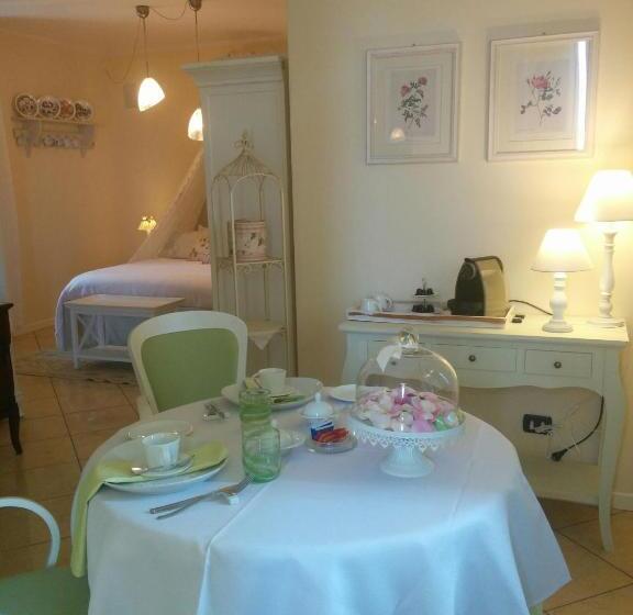 اتاق استاندارد با چشم‌انداز دریاچه, Le Gemme Suite B&b