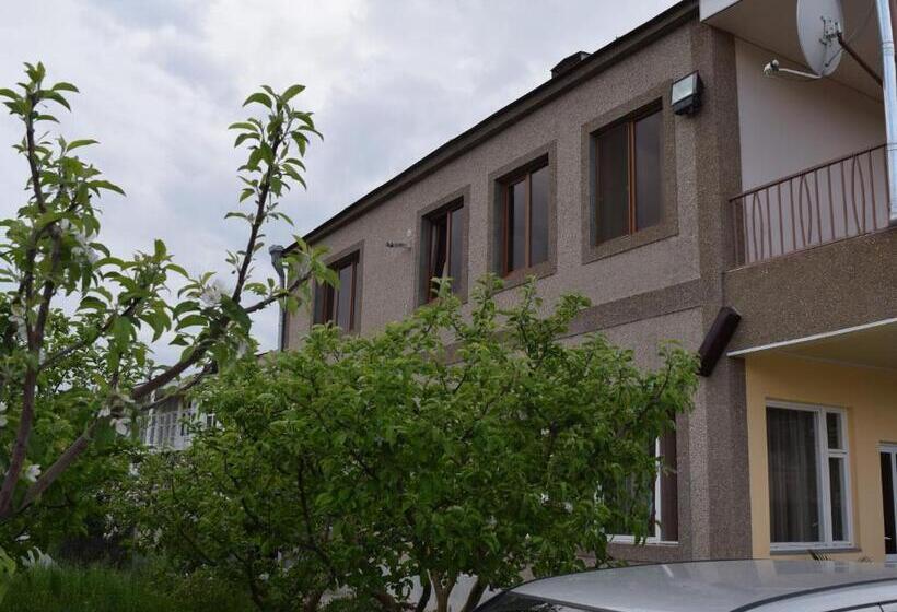 اتاق خانوادگی, Home