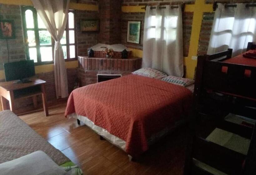 اتاق خانوادگی, Hostal Cabañas Ave Maria