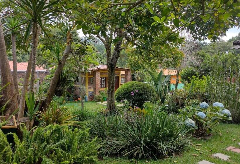 اتاق خانوادگی, Hostal Cabañas Ave Maria