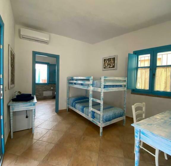 اتاق استاندارد سه نفره, Centu Concas