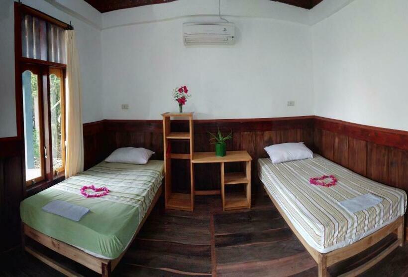 اتاق استاندارد با چشم‌انداز دریا, New Raya   Nias Beach Bungalows