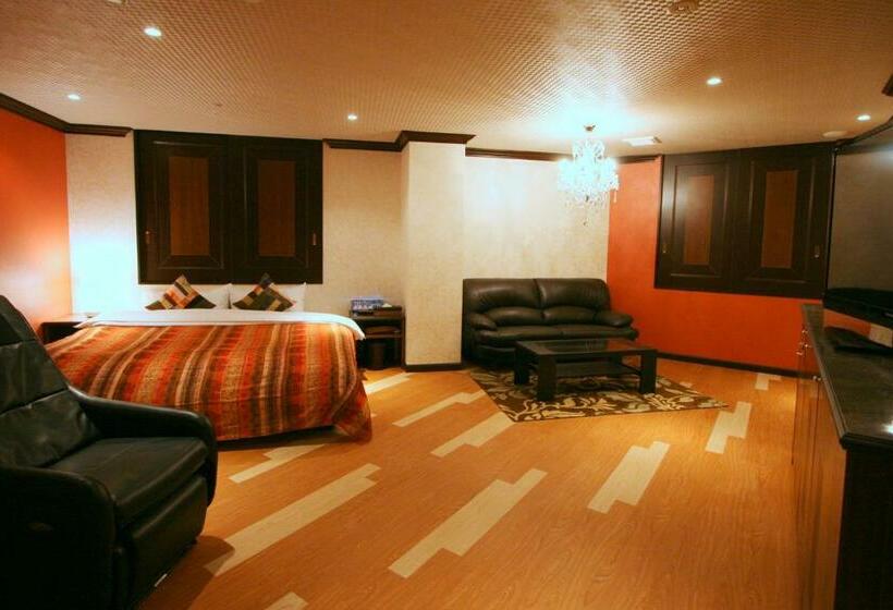 اتاق استاندارد, Sari Resort Daito