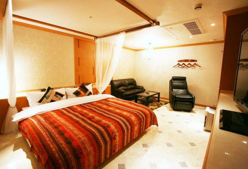 اتاق استاندارد, Sari Resort Daito