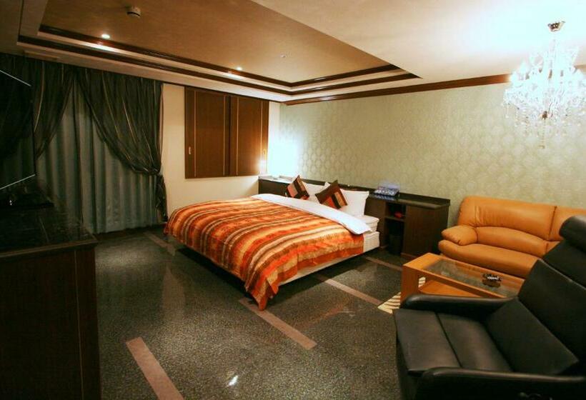 اتاق استاندارد, Sari Resort Daito