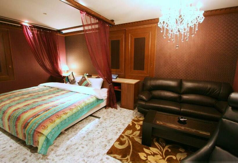 اتاق استاندارد, Sari Resort Daito