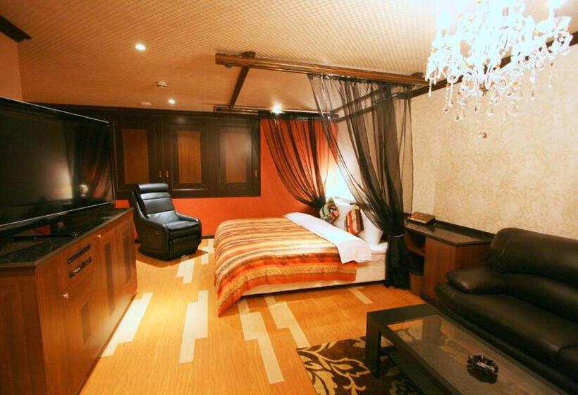 اتاق لوکس, Sari Resort Daito