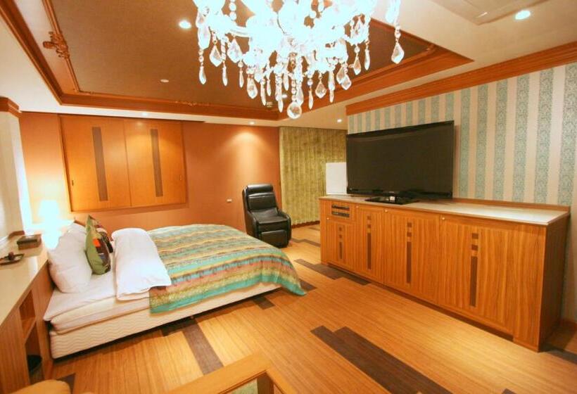 اتاق لوکس, Sari Resort Daito