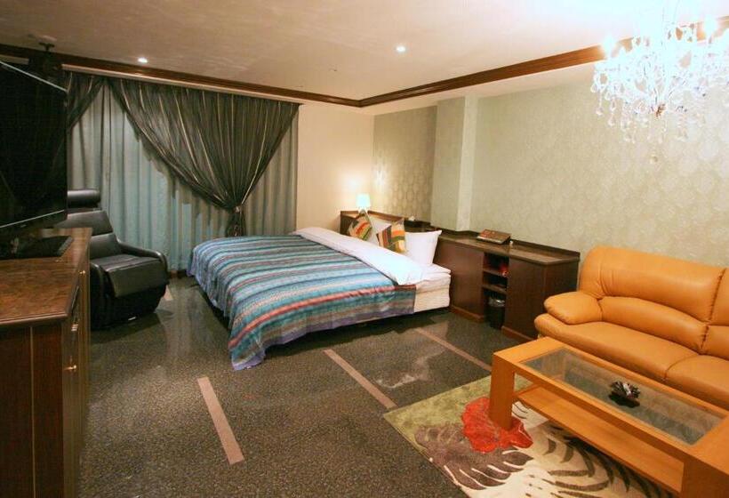 اتاق لوکس, Sari Resort Daito