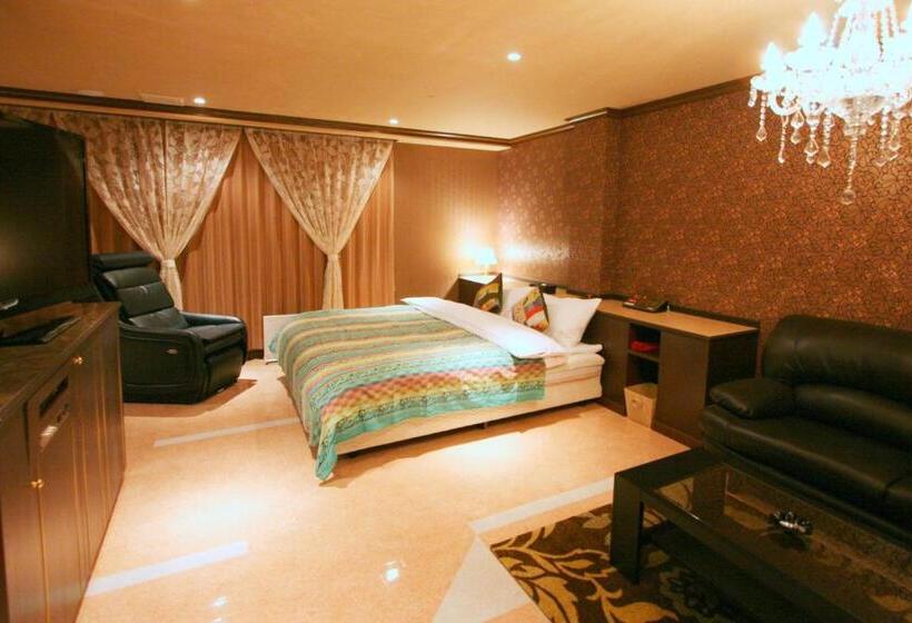 اتاق لوکس, Sari Resort Daito