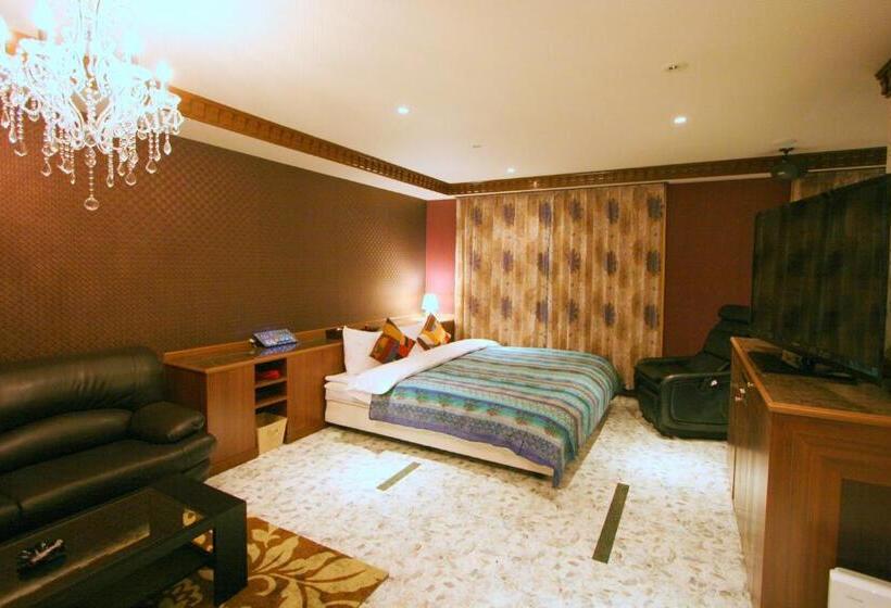 اتاق لوکس, Sari Resort Daito