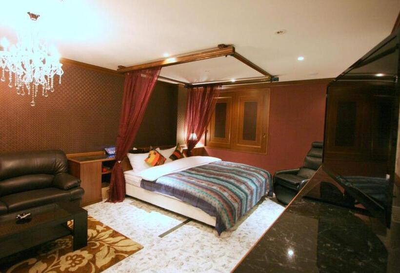 اتاق لوکس, Sari Resort Daito