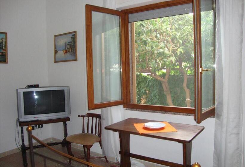 اتاق استاندارد چهار تخته, Al Borgo Vacanze B&b