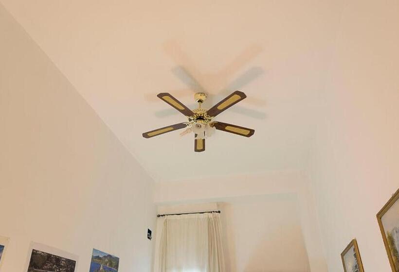 اتاق لوکس, Al Borgo Vacanze B&b