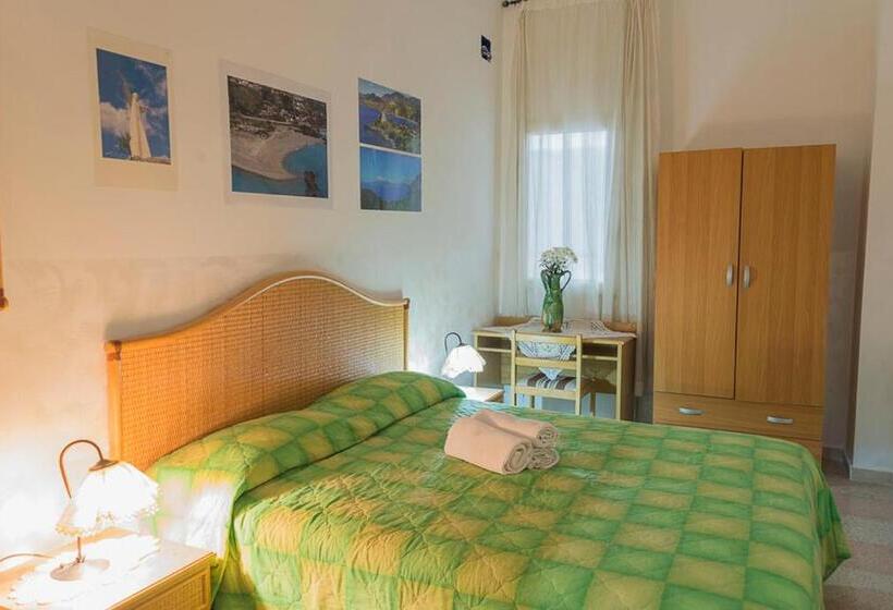اتاق لوکس, Al Borgo Vacanze B&b