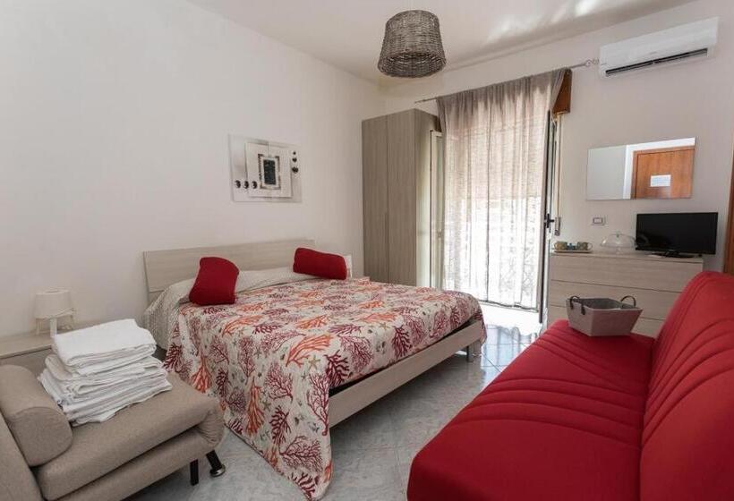 اتاق استاندارد سه نفره, B&b La Barcaccia