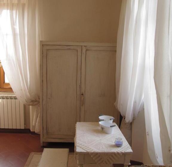اتاق استاندارد سه تخته با چشم‌انداز باغ, Vecchio Casale Margherita
