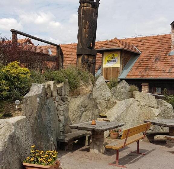 اتاق خانوادگی, Osada Havranů