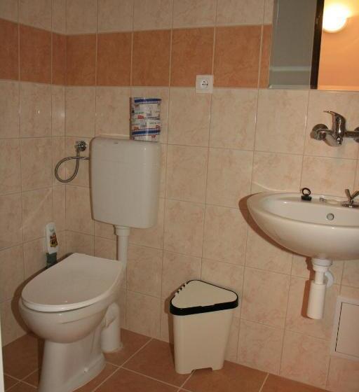 Economy Triple Room, Penzion Atlas