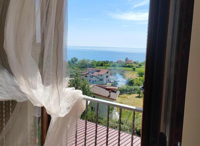 اتاق استاندارد چهار تخته با چشم‌انداز دریا, Agriturismo Agri Armonia