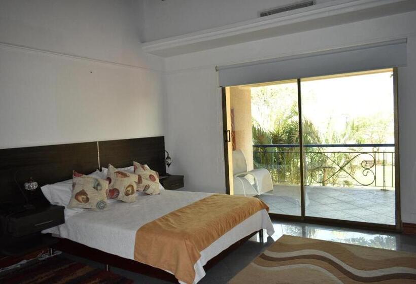 سوییت جونیور, Porto Bello Hotel Boutique
