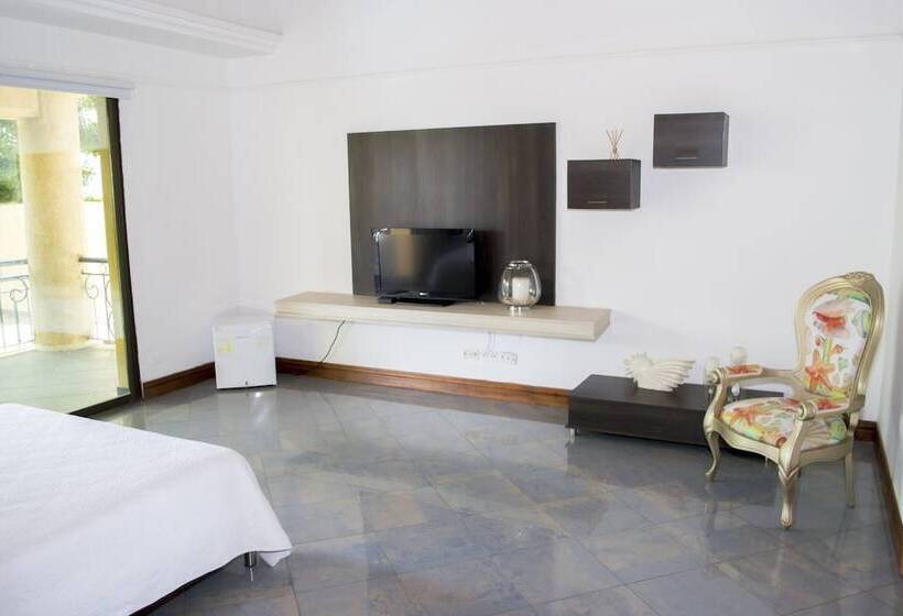 سوییت جونیور, Porto Bello Hotel Boutique