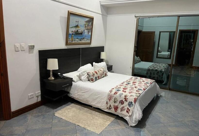 سوییت جونیور, Porto Bello Hotel Boutique