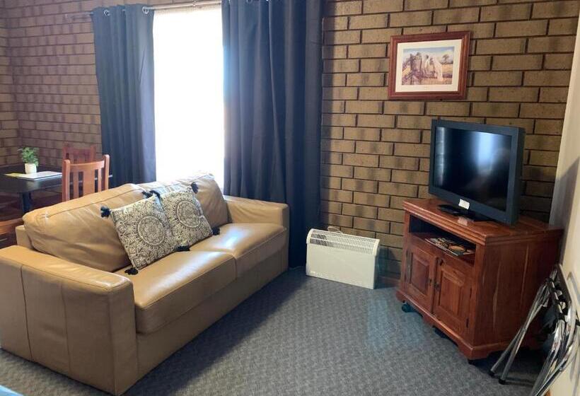 Семейный Номер, Airport Whyalla Motel